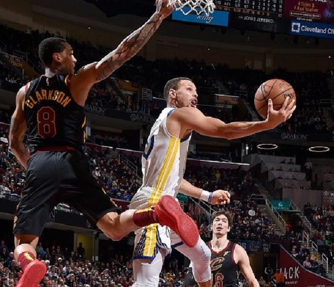 方面表现突 方面表现突